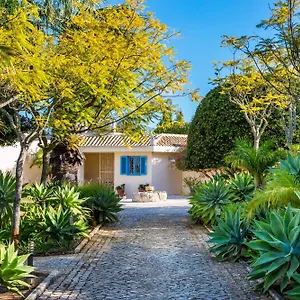 quinta-azul-bedbreakfast.hotelaalgarve.com/