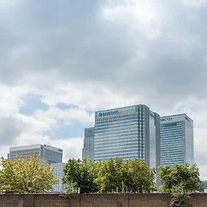 https://rainbow-studios-canary-wharf-london.brighton-hotels-england.com
